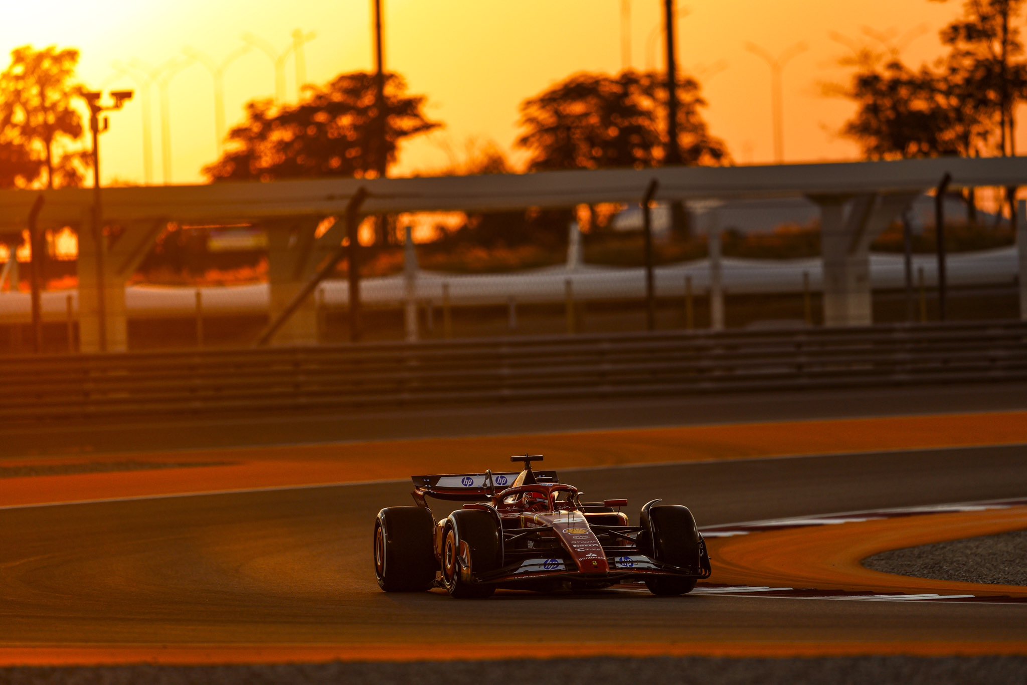 Formula F Katar Gp Antrenman Seans N N Lideri Leclerc