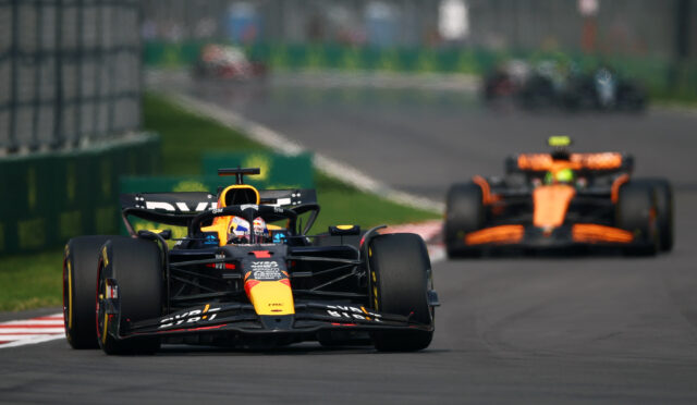 Zak Brown: “Verstappen bir dünya şampiyonu gibi sürüş yapmalı!”