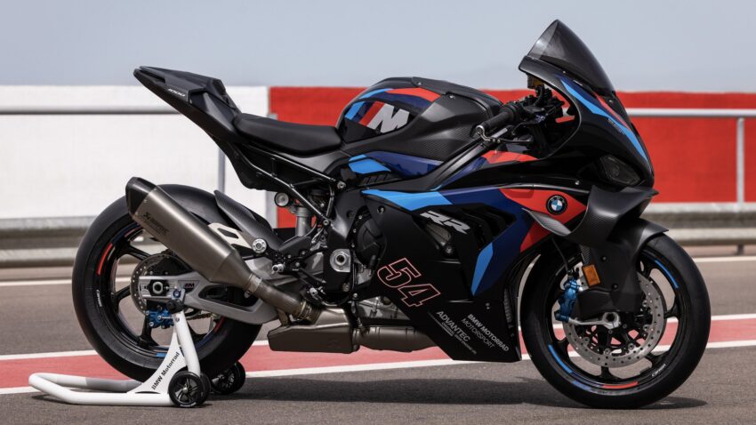Toprak Razgatlıoğlu’nun 2025’te kullanacağı BMW M 1000 RR tanıtıldı!