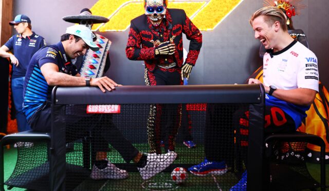 Lawson, orta parmak nedeniyle Perez’den özür diledi