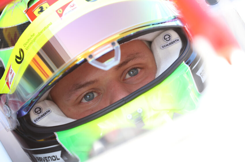 Schumacher, F1 hayalinden vazgeçmiş değil