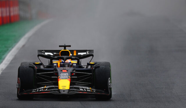 Ecclestone Verstappen’i övdü: “Gördüğüm en iyi sürüşlerden birisiydi”