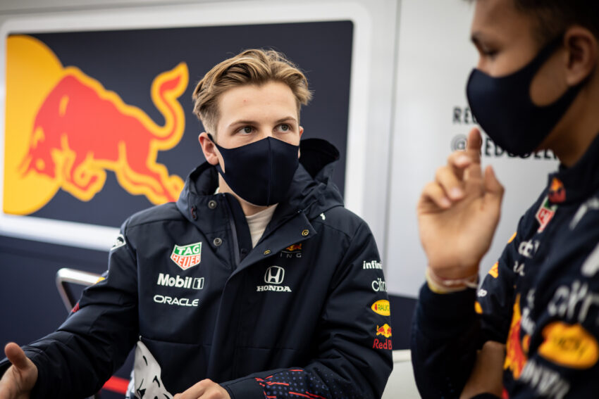 Albon, Lawson’u Red Bull’daki baskı konusunda uyardı