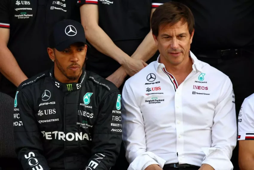 Wolff, Hamilton’la alakalı “raf ömrü” sözlerine açıklık getirdi
