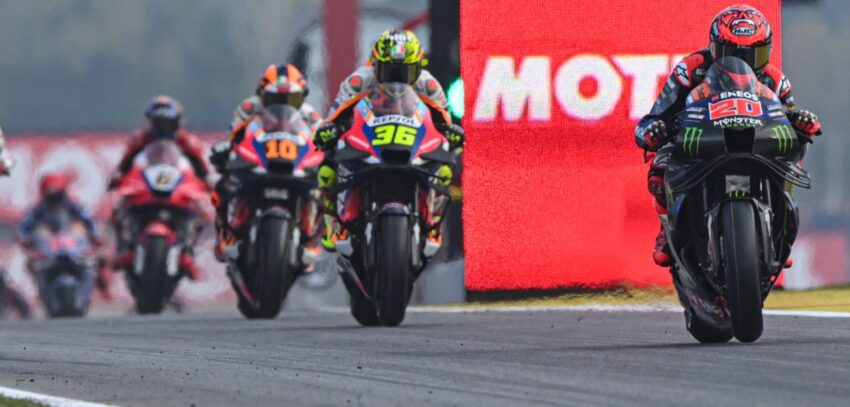 MotoGP’de F1 tarzı “çift yönlü” takım telsizi denendi