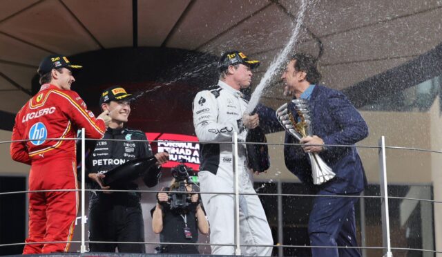 Abu Dabi GP sonrası sahte podyumda, Norris ve Sainz yerlerini kaybettiler