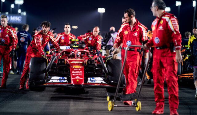 Sainz: “Ferrari’nin şampiyonluk mücadelesinde kaybedecek hiçbir şeyi yok”