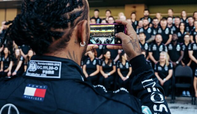 Hamilton: “Mercedes’e vedam gerçeküstü ancak bu sefer mücadelenin içerisindeyim”