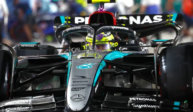 Mercedes, Hamilton’ın yarışı bırakma isteğini neden geri çevirdi?