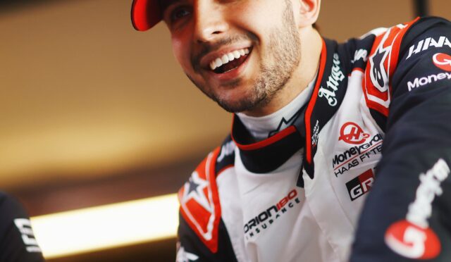 Ocon’un, Haas F1 takımıyla hazırlıkları beklediğinden daha iyi geçmiş