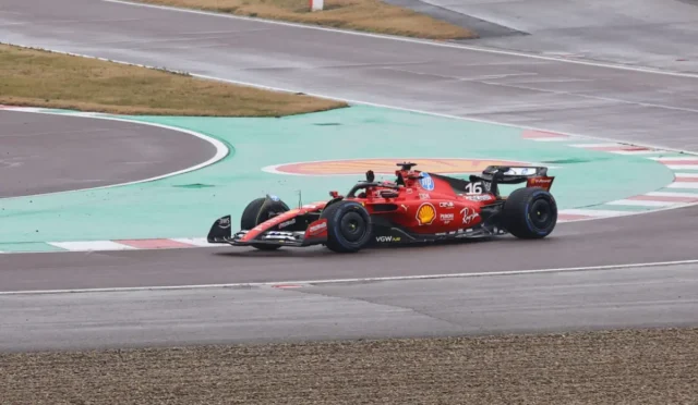 Hamilton’ın ardından Leclerc de SF-23 ile piste çıktı