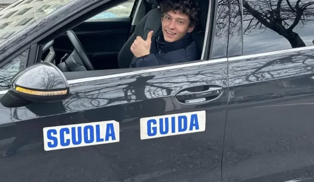 Antonelli, ilk F1 yarışı öncesinde ehliyetini aldı