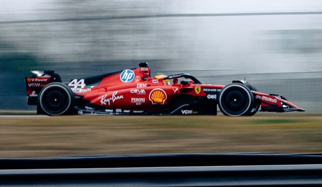 Lewis Hamilton, Ferrari ile daha ilk turlarda bir şeyler denemeye başlamış