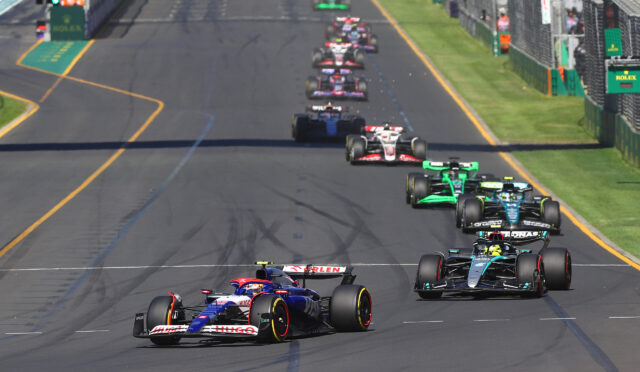 2025 F1 yarışları arasında kaç haftalık boşluk var?