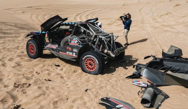 Son şampiyon Carlos Sainz, 2025 Dakar Rallisi’ne erken veda etti