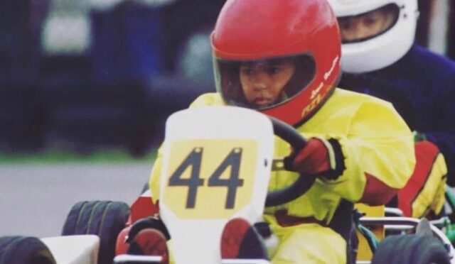 Hamilton, Ferrari’de işe başladığını Linkedin üzerinden de duyurdu