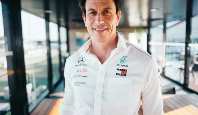 V10 F1 motorlarının dönüş ihtimali hakkında Wolff: “Fırsatçı düşüncelerden etkilenmeyelim”