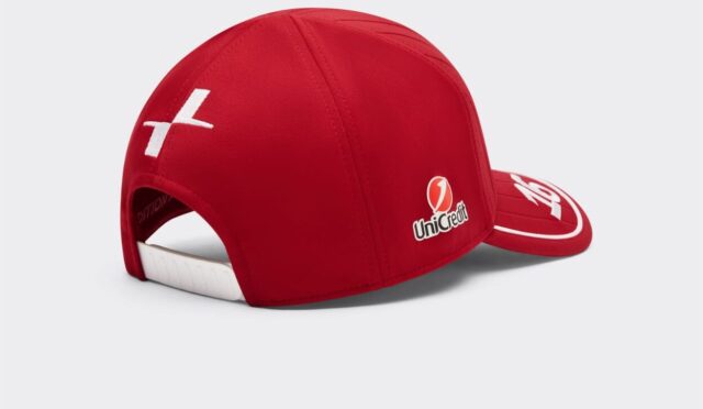 Leclerc, 2025 F1 sezonu öncesinde logosunu değiştirdi