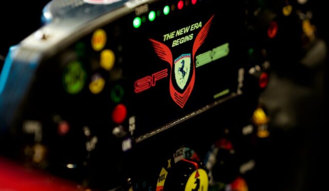 Hamilton, Ferrari ile yeni sezona özel direksiyon tasarımı ile başladı