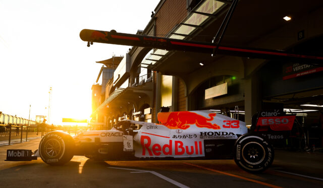 Red Bull’un yeni göz alıcı beyaz F1 tasarımı kısmen sızdırıldı!