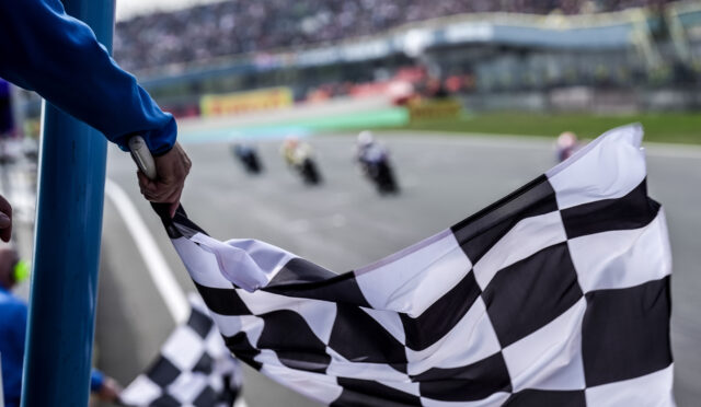 Damalı bayrak, Motorsporları gündemi