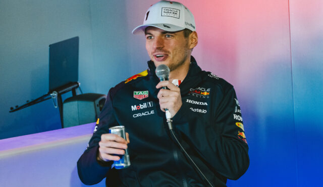 Verstappen, McLaren’in esnek kanat nedeniyle ne kadar kaybedeceği sorusuna temkinli yaklaştı