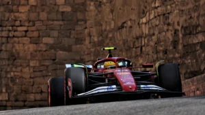 Ferrari’nin son ilerlemesi Hamilton’ı Azerbaycan GP zaferine taşıyabilir