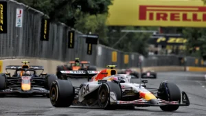 Yuki Tsunoda Bakü’de en iyi Red Bull sonucunu alırken riskli atağı reddetti