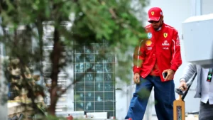 Lewis Hamilton köpeği Roscoe için dua istedi endişeli bekleyiş sürüyor