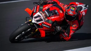 Bulega son virajda Toprak’ı geçerek Aragon Superpole yarışını kazandı
