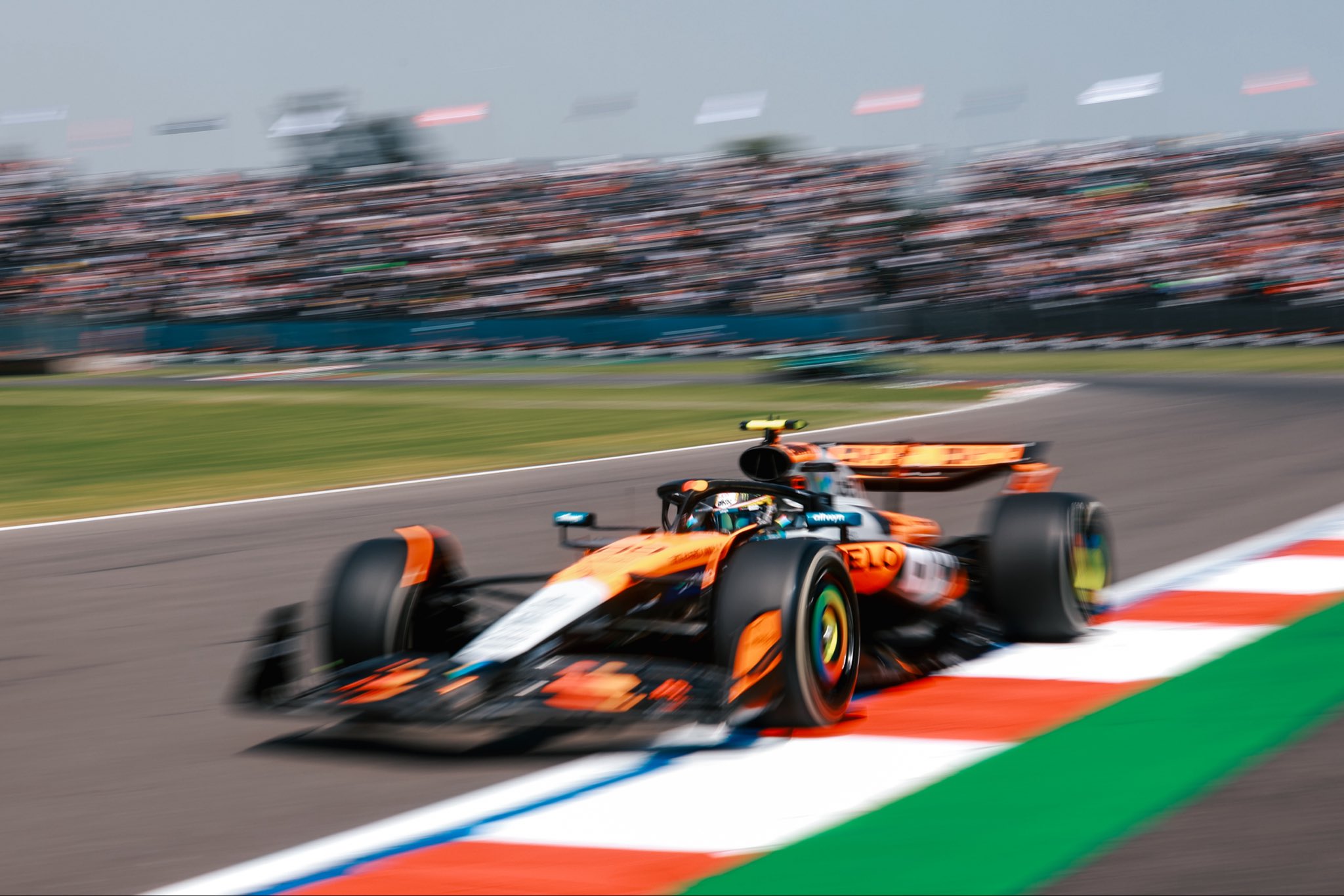 McLaren, sürücüsünün Meksika tıp merkezine götürülmesinin ardından sağlık durumu hakkında güncelleme yaptı
