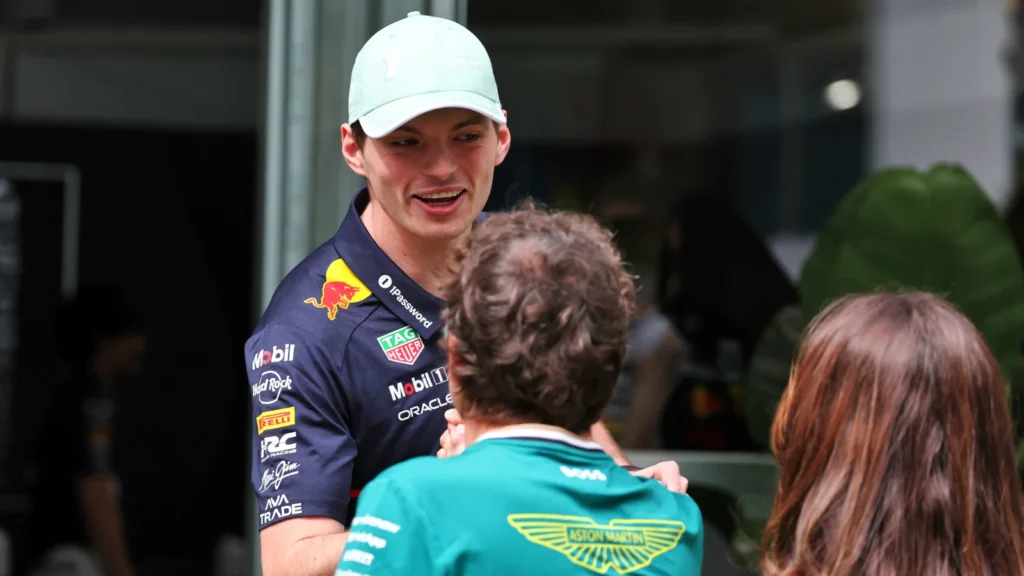 Fernando Alonso, F1 Şampiyonluk Mücadelesinde Max Verstappen’in McLaren İkilisine Karşı Avantajını Vurguladı