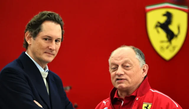 Fred-Vasseur-John-Elkann-Ferrari-1024x576-1