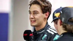 George Russell Singapur GP’de Mercedes’in kötü başlangıcını pole ile aştı