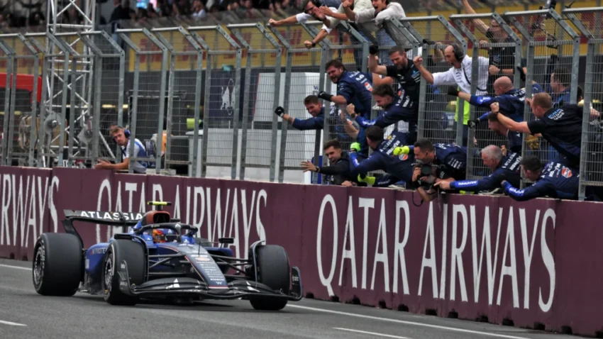 Sainz ilk Williams podyumuyla zorlu sezonun baskısını geride bıraktı