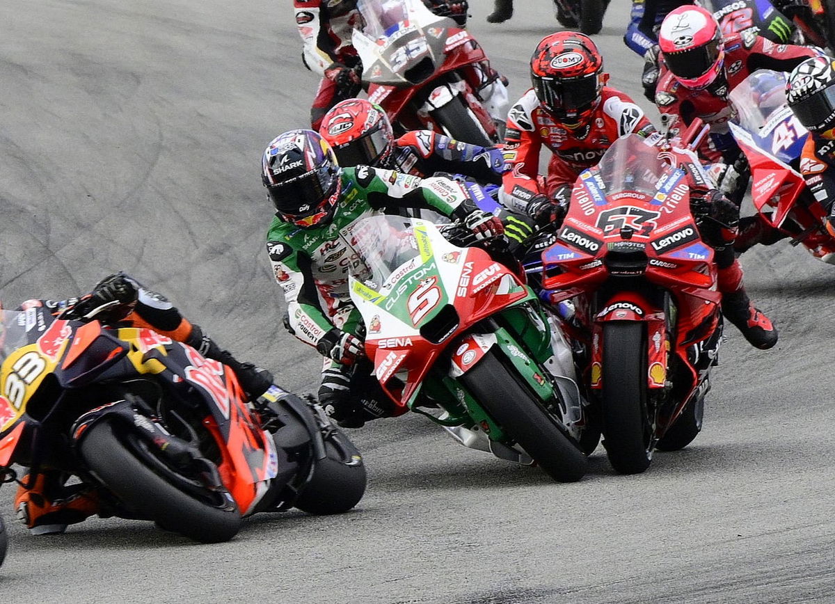 3000_gng_1285547_hires