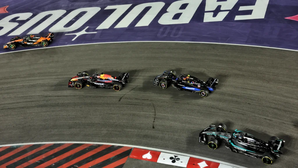 Lando-Norris-Max-Verstappen-F1-Las-Vegas-GP-2-1024x576-2