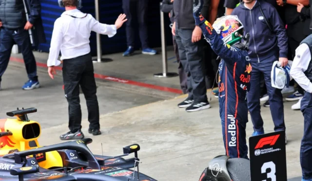 McLaren’dan Red Bull’un Brezilya GP motor değişimi sonrası F1 maliyet sınırı kurallarında netlik talebi