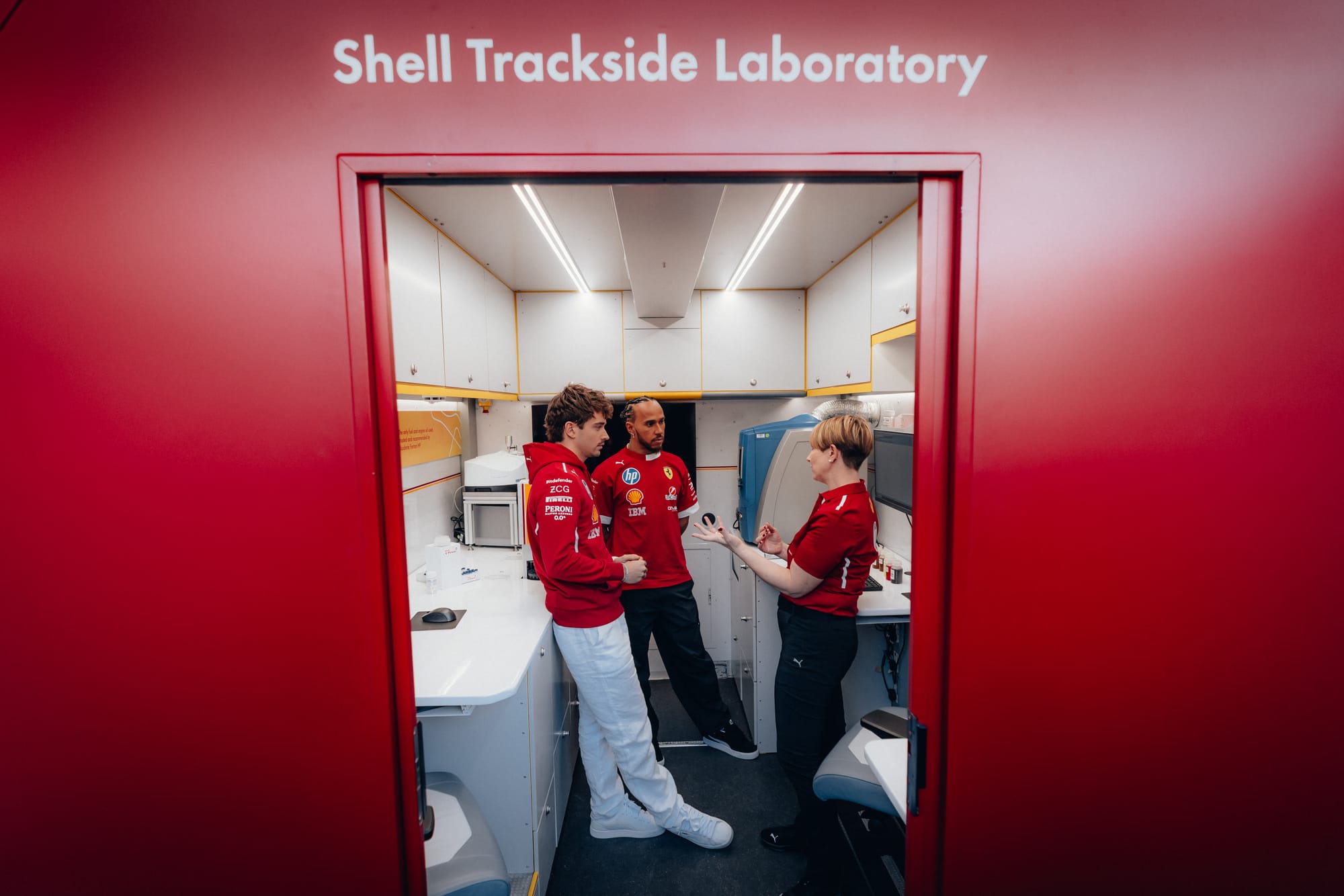 Scuderia-Ferrari-HP-2025-Shell-Track-Lab