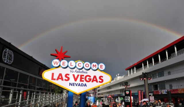 F1 Pilotları, Zorlu Yeni Las Vegas Parkuruna Hazırlanıyor