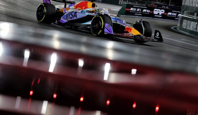 F1 Las Vegas İkinci Antrenmanında Kanalizayon Kapağı Sorunları Nedeniyle İki Kez Durdu