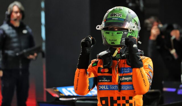 Norris, Yağmurlu Las Vegas Sıralama Turlarında Verstappen’i Geride Bırakarak Pole Pozisyonunu Kazandı