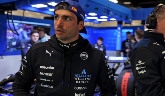 Carlos Sainz, Ferrari F1 Takımındaki Tartışmalardan Uzak Durmayı Tercih Etti