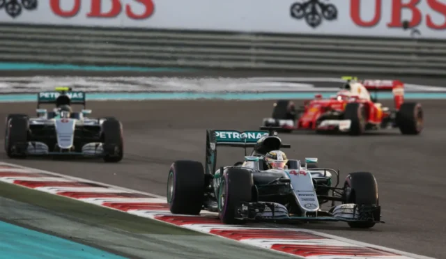 Max Verstappen, F1 şampiyonluk mücadelesinde Lewis Hamilton’ın 2016’daki taktiğini uygulamayı düşünmüyor