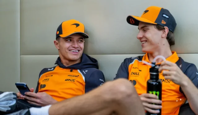 Lewis Hamilton, Formula 1 Şampiyonluk Mücadelesindeki Pilotlara Neden Tavsiye Vermiyor?