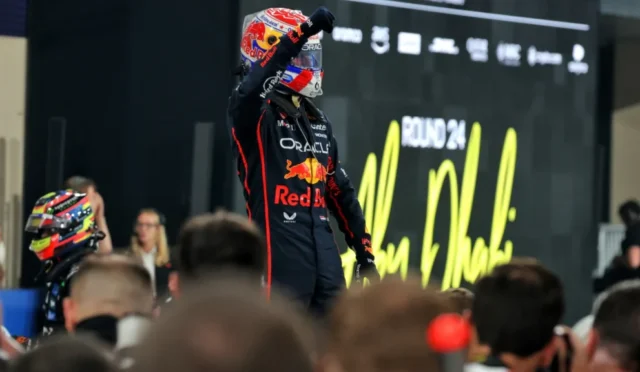 Verstappen: Şampiyonluk için yardıma veya şansa ihtiyacım var