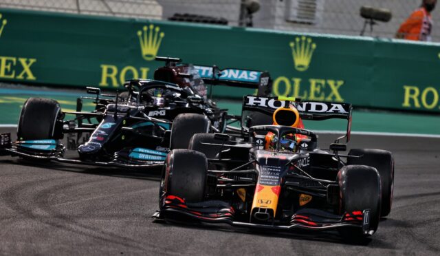 Perez, Tsunoda’ya Finalde Nasıl Yarışılacağını Gösterdi