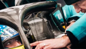 Fernando-Alonso-Adrian-Newey-Aston-300x172-1