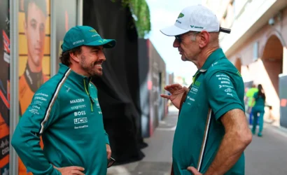 Fernando-Alonso-Adrian-Newey-Aston-Martin-F1