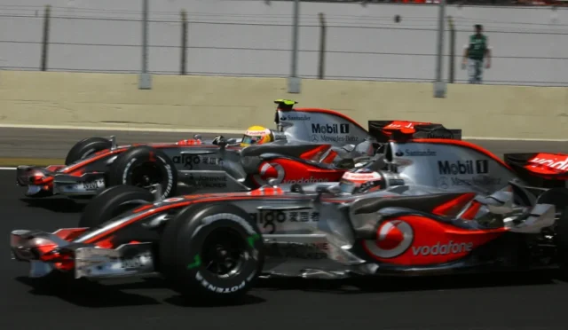 Fernando-Alonso-Lewis-Hamilton-2007-1024x576-1